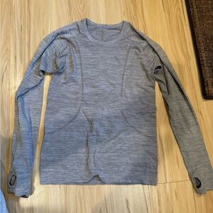 Women’s Gray Long Sleeve Shirt